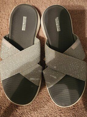Womens Skecher Flip flops
